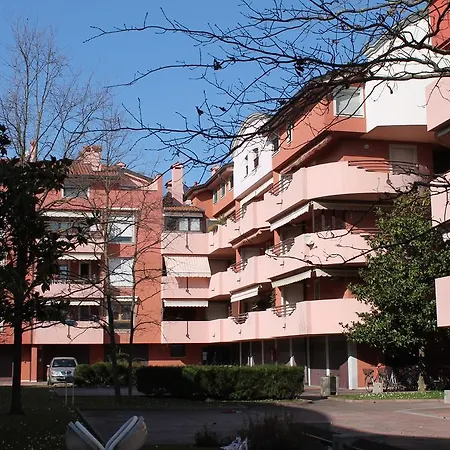 Apartment Viale Del Sole 28 *